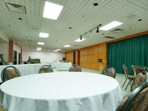 Border Inn & Suites Lloydminster Bagian luar foto